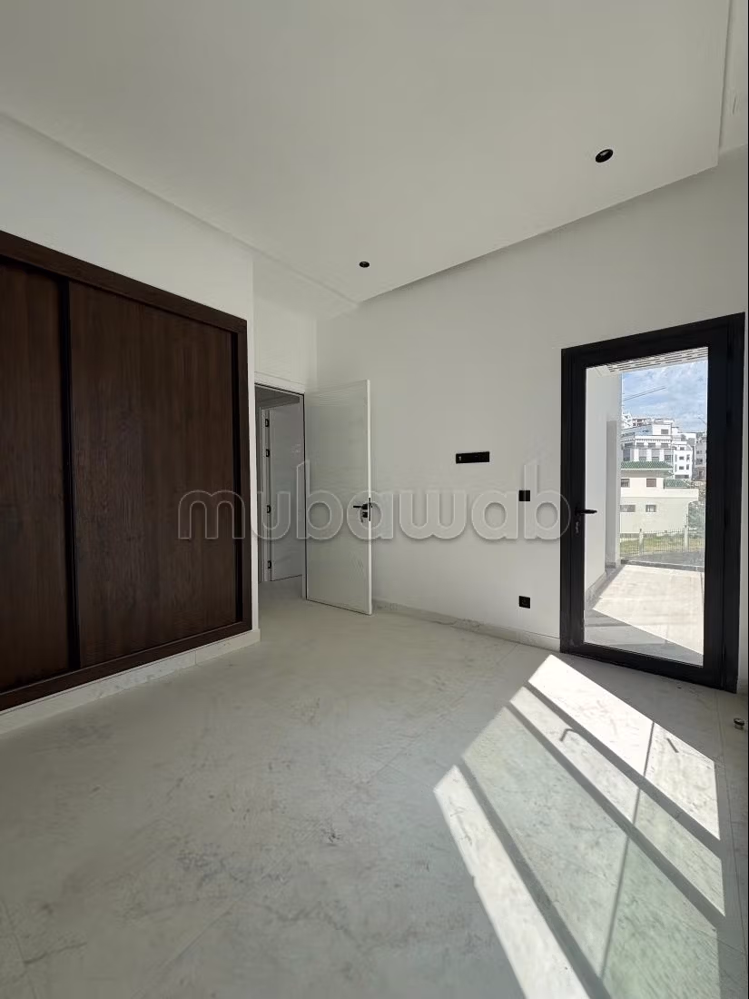 Bel appartamento in vendita a De La Plage. 2 belle camere. Posti auto e terrazza