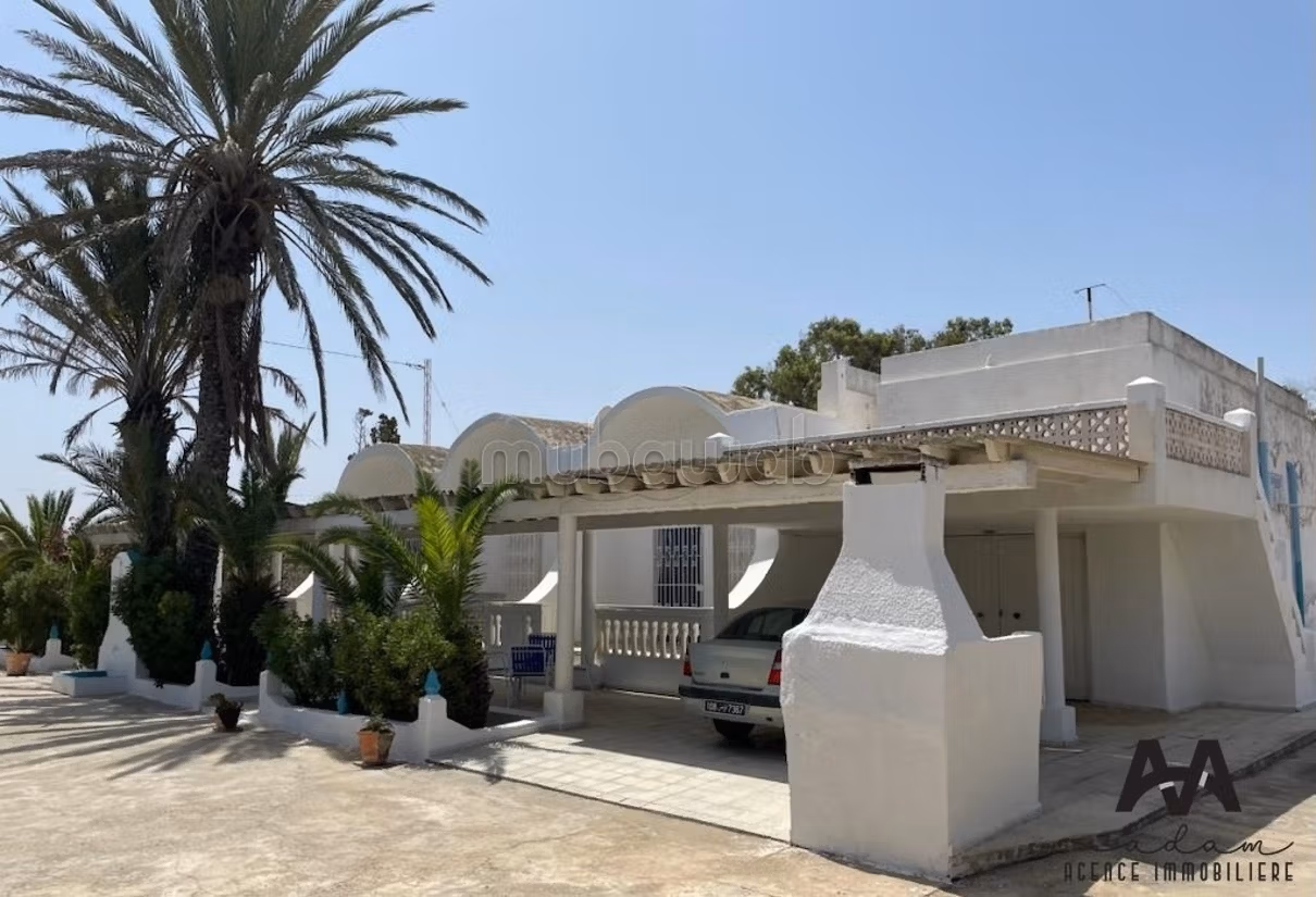 Casa di ospitalità e svago di 3264m² a Tazarka