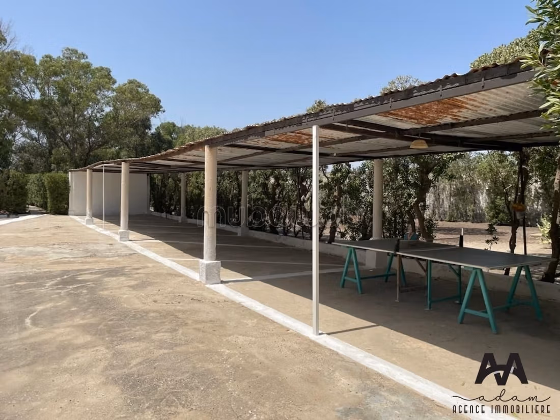 Casa di ospitalità e svago di 3264m² a Tazarka