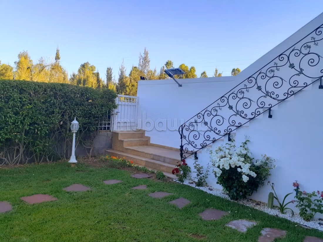 Luxe villa te koop in Basatine El Menzeh