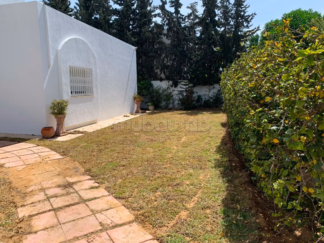 For rent a villa in Soukra