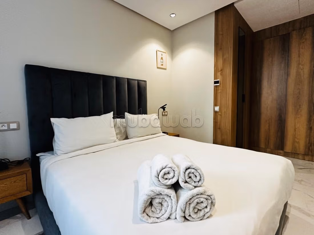 Location d'un appartement à Maârif.
Superficie 55 m².
Service de concierge et climatisation