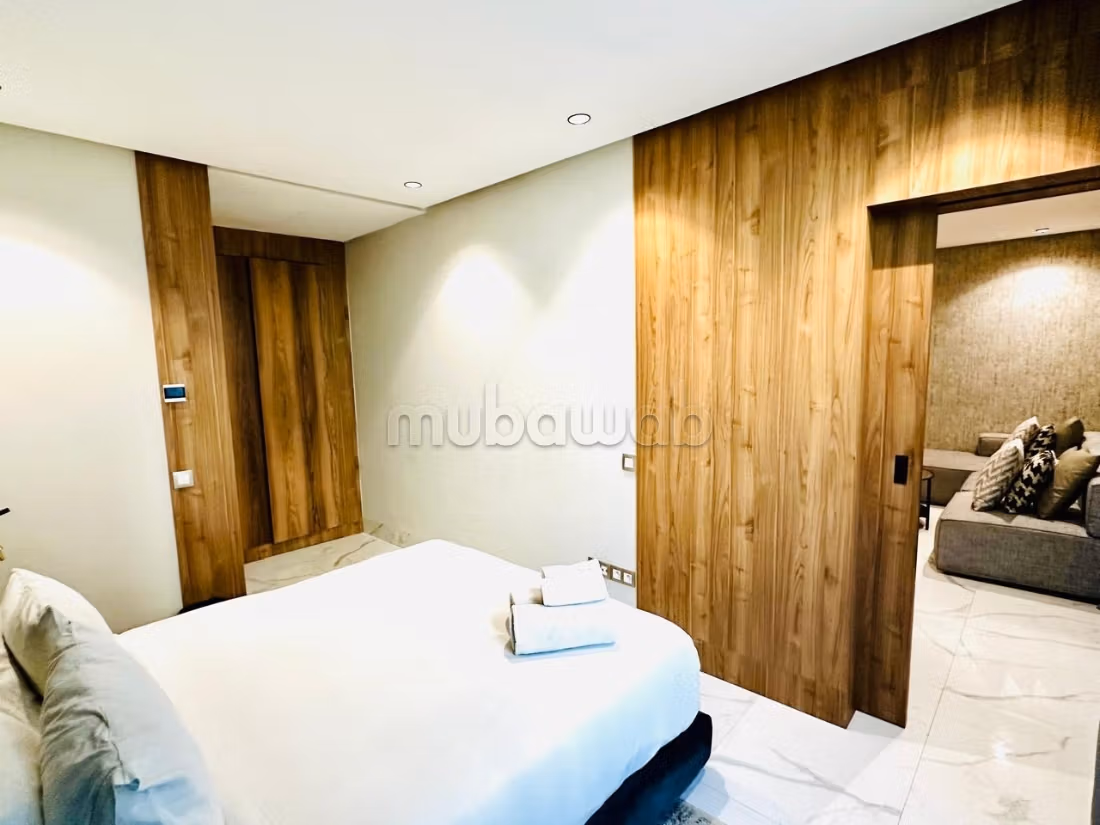 Location d'un appartement à Maârif.
Superficie 55 m².
Service de concierge et climatisation
