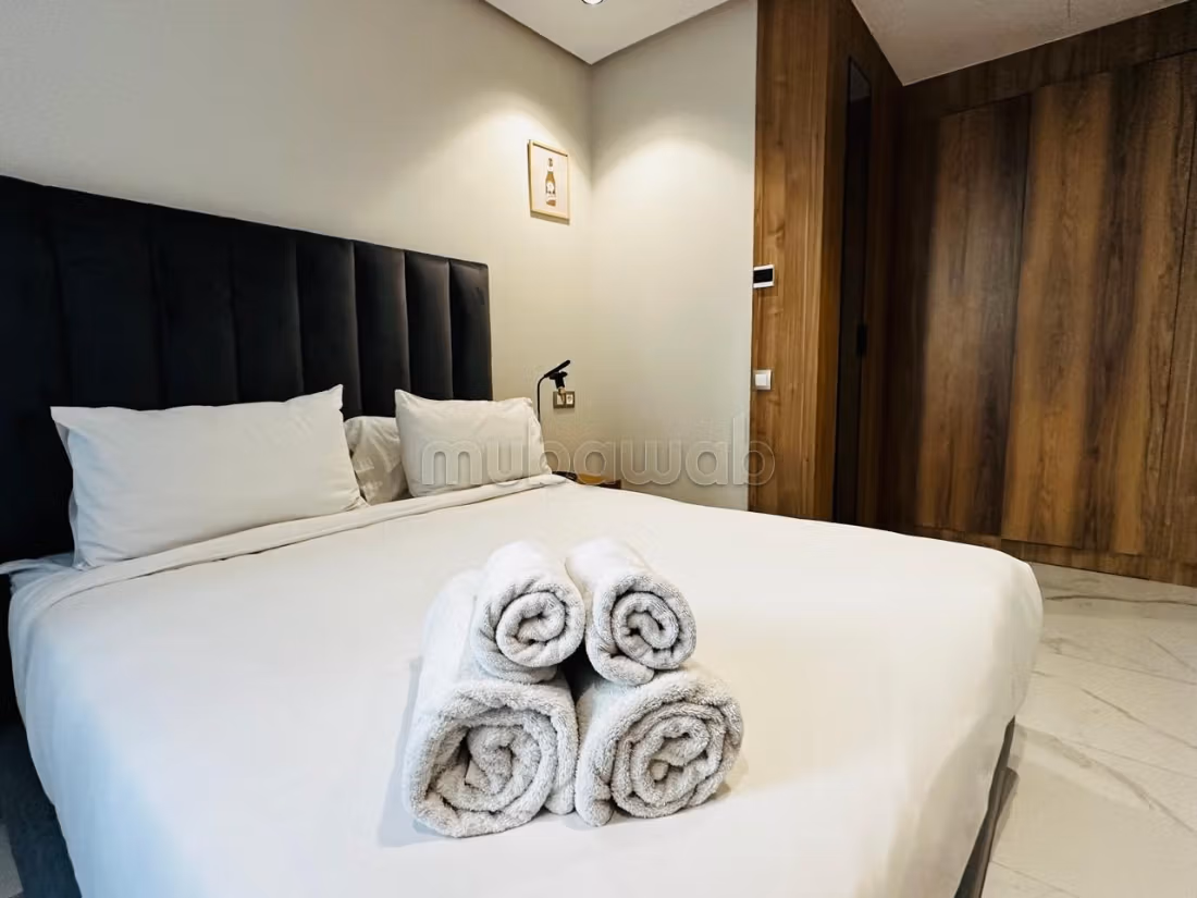 Location d'un appartement à Maârif.
Superficie 55 m².
Service de concierge et climatisation