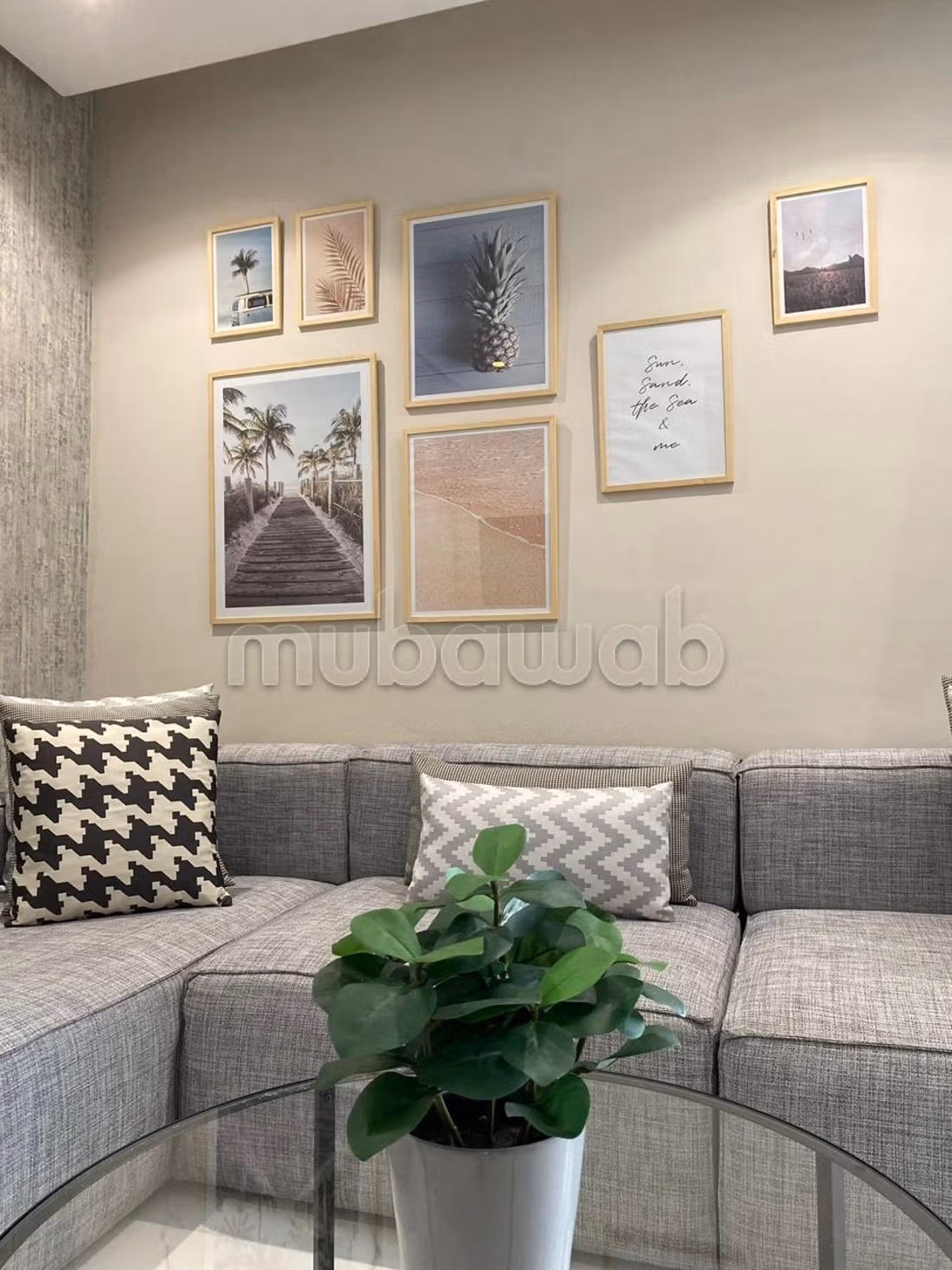 Location d'un appartement à Maârif.
Superficie 55 m².
Service de concierge et climatisation
