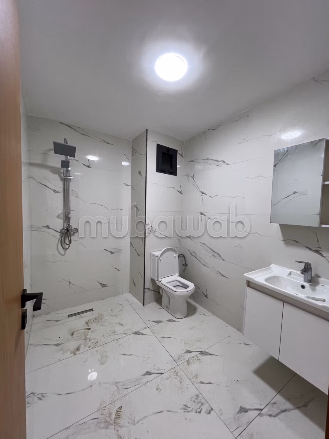 Appartement en location à Riad Oulad Mtaa. 3 belles chambres. Terrasse et ascenseur — 2