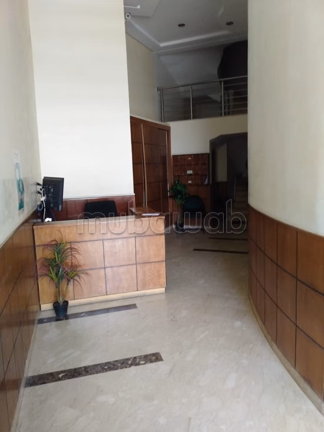 Office rental on the El Jadida road. Area 96 m². Elevator
