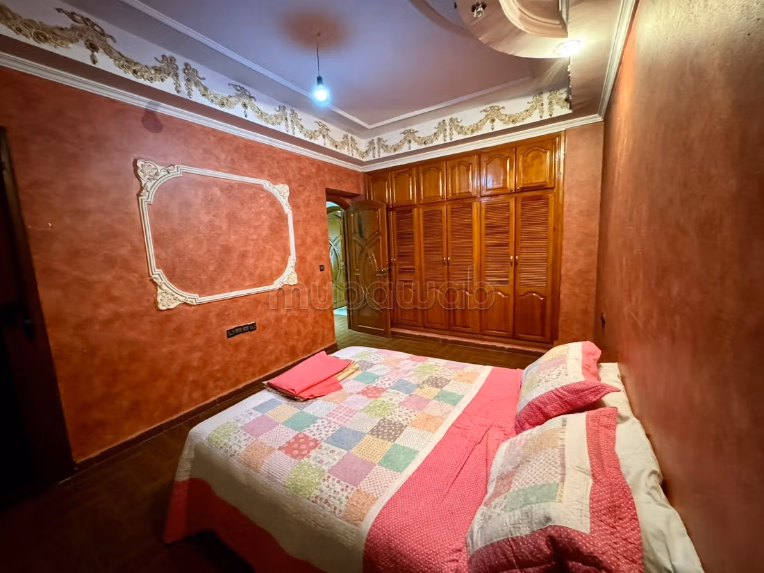 Magnifica villa in vendita. 5 camere confortevoli. Arredamento