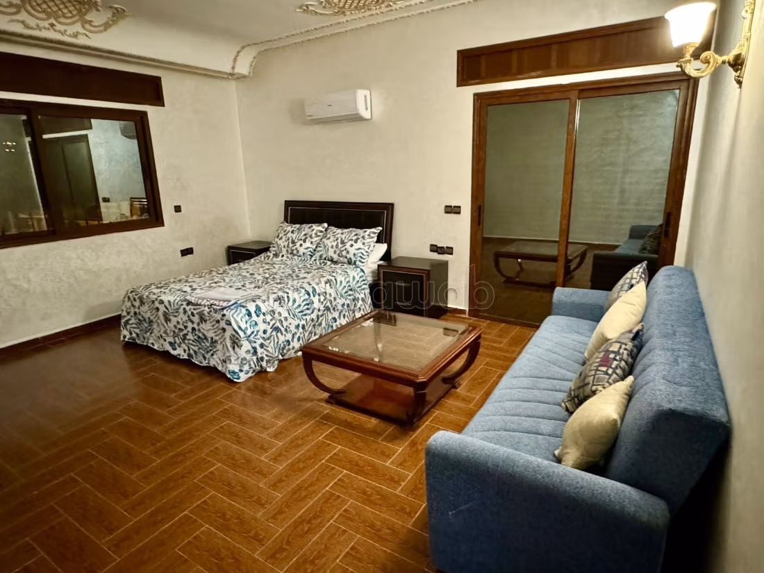 Magnifica villa in vendita. 5 camere confortevoli. Arredamento