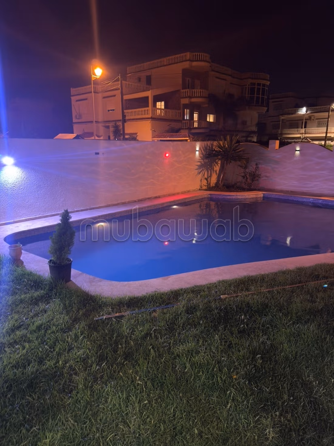 Magnifica villa in vendita. 5 camere confortevoli. Arredamento