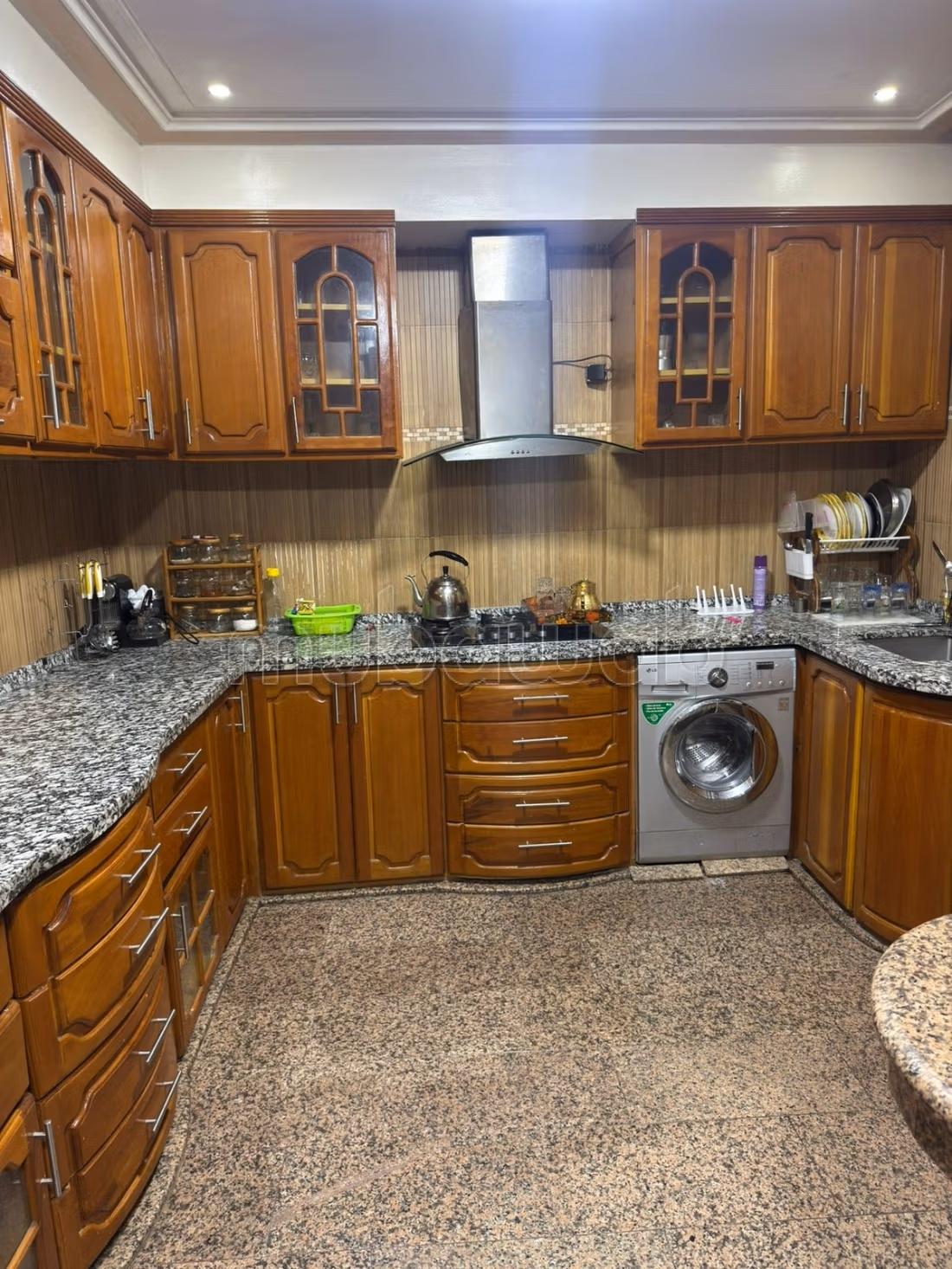 Magnifica villa in vendita. 5 camere confortevoli. Arredamento