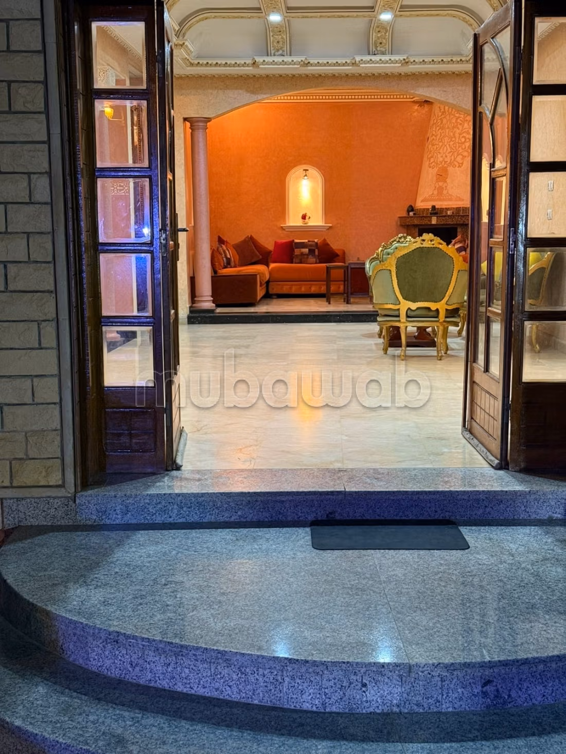 Magnifica villa in vendita. 5 camere confortevoli. Arredamento
