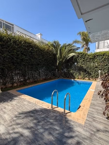 Villa de luxe à vendre à Ain Diab