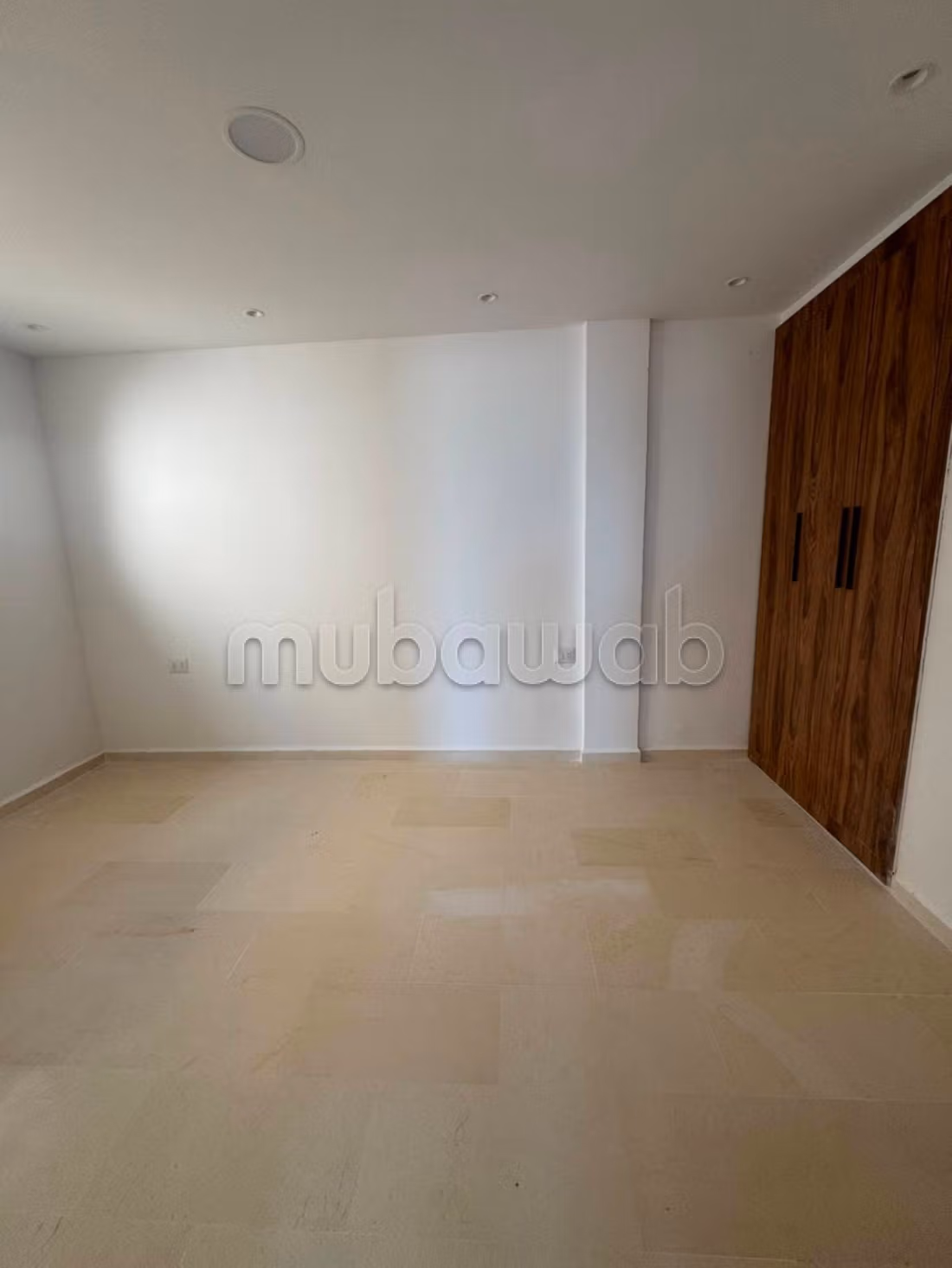 High standing apartment with sea view in second position