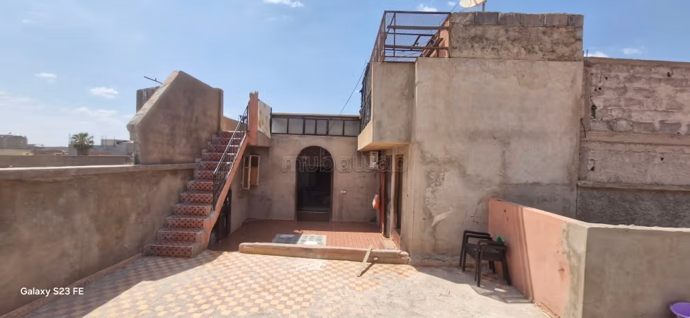 Suntuoso riad en venta en Arset Moulay Bouaazza. 7 bonitas habitaciones. Terraza grande