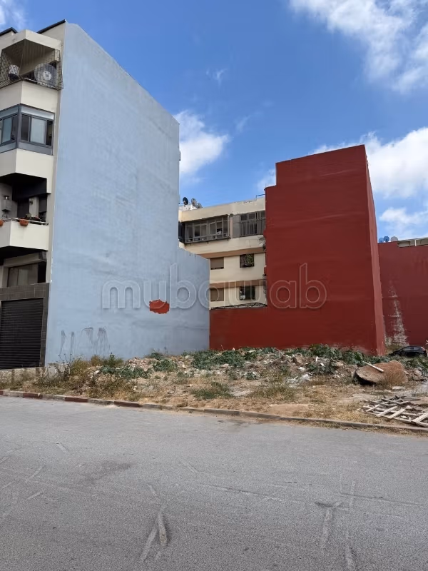 Terrain en vente à Lissasfa.
Surface de 194 m²