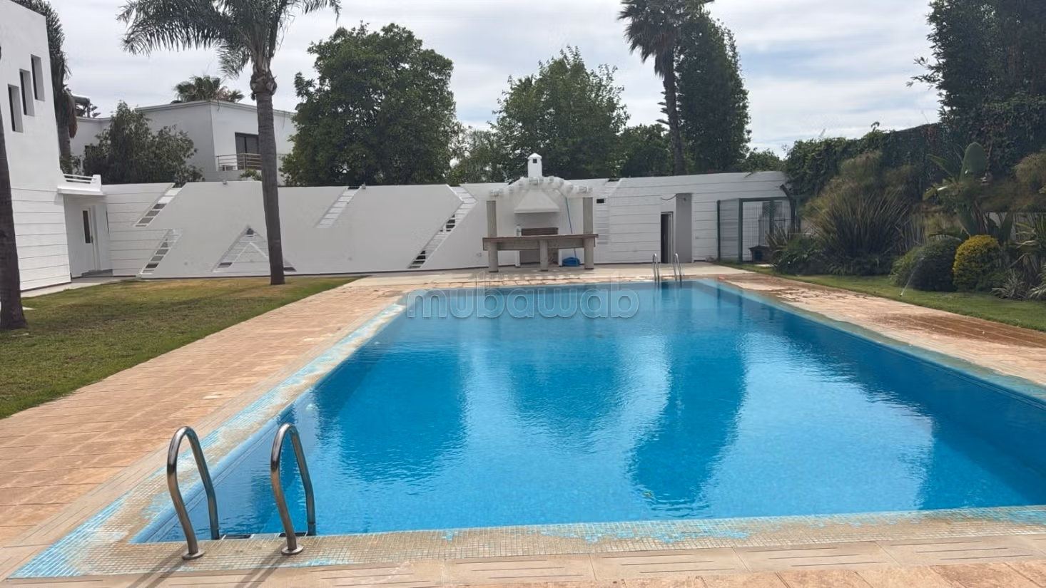 Location a very nice FURNISHED villa in Souissi