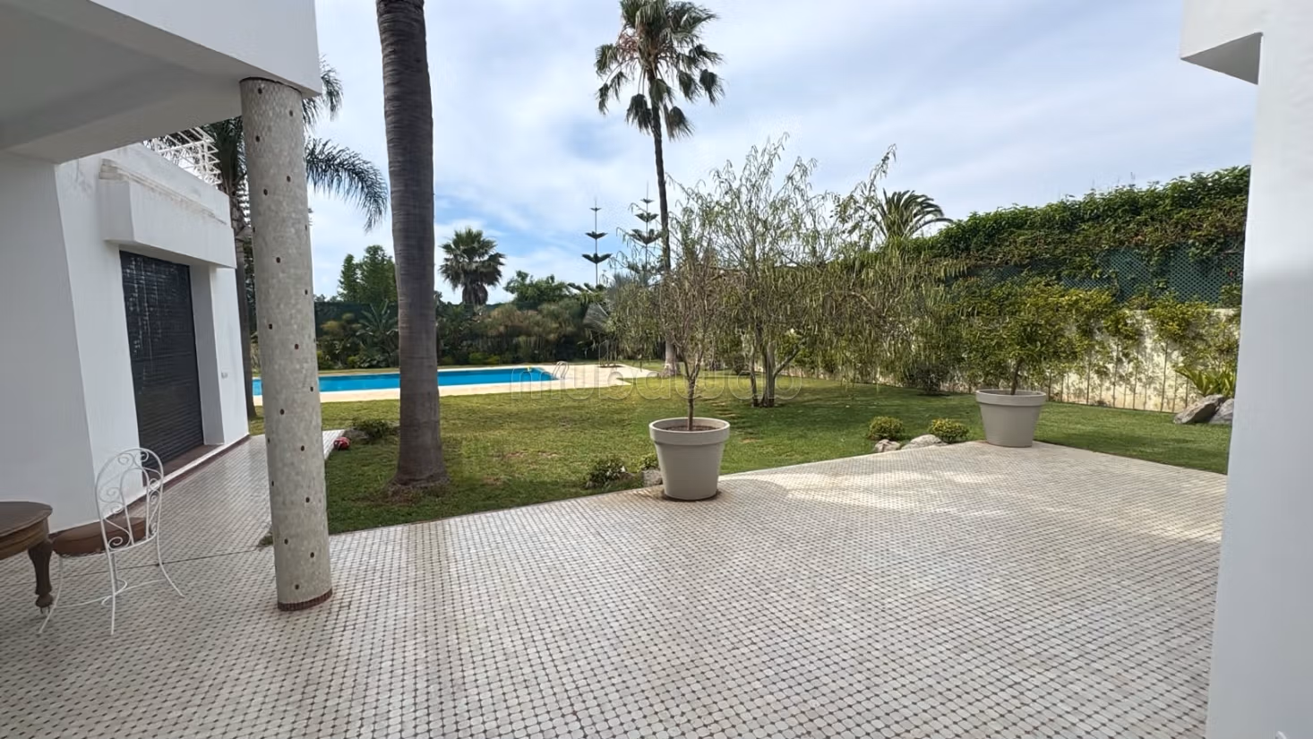 Location a very nice FURNISHED villa in Souissi