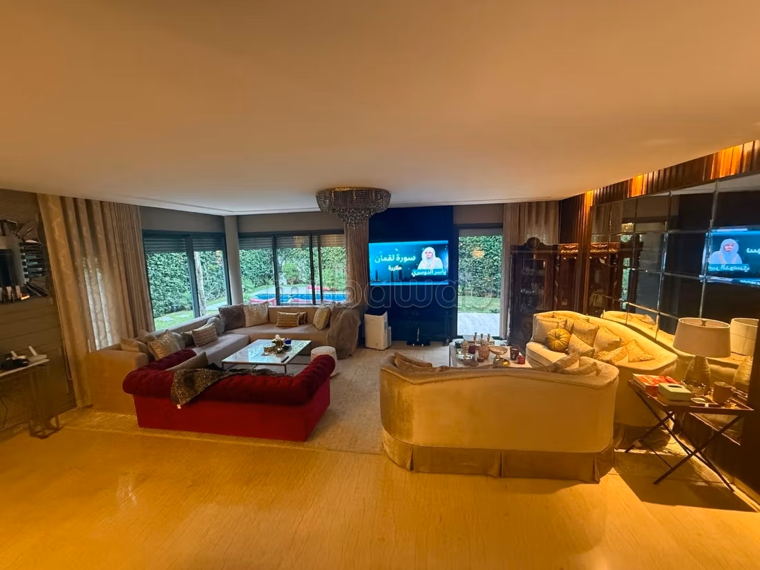 Villa moderna en venta