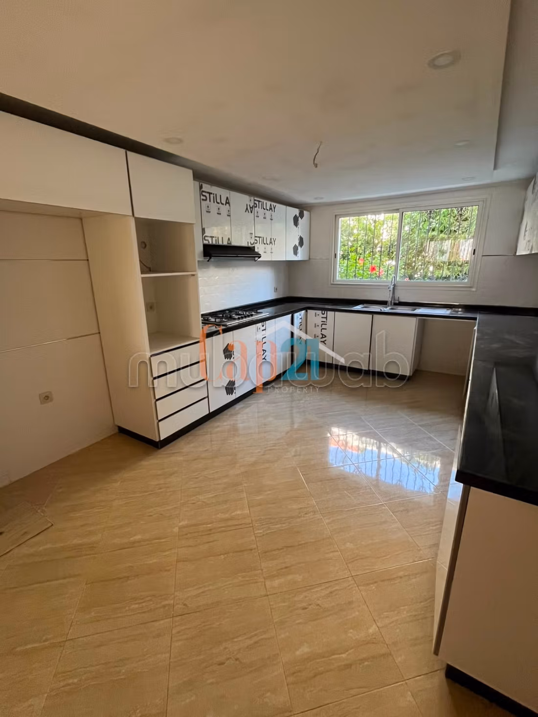 Villa 5Ch moderne vide à louer à Boubana