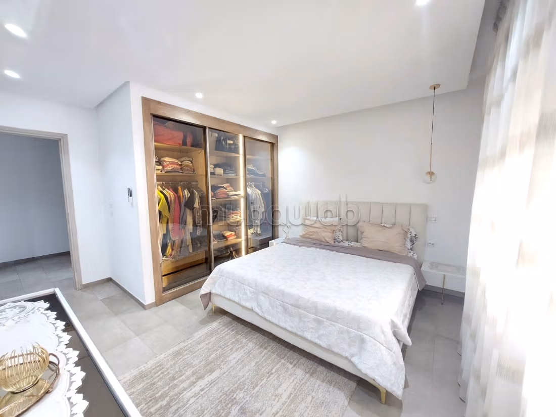 A vendre un Duplex en S3 de 165m² à Ennasr