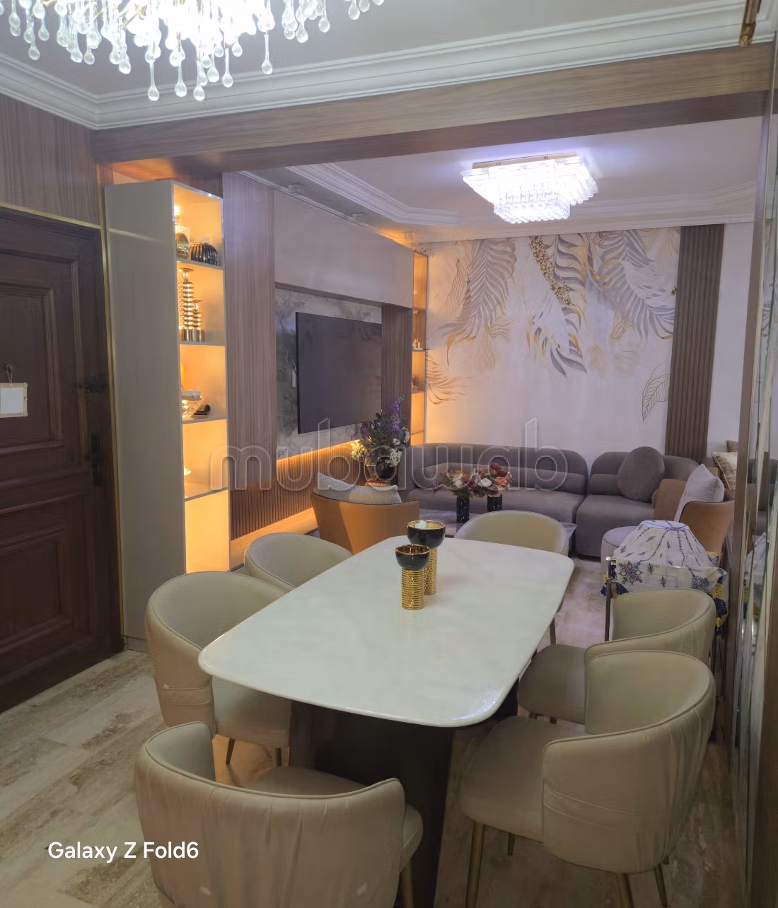 Bel appartement à vendre à Franceville. 
6 pièces confortables. 
Bien meublé — 4