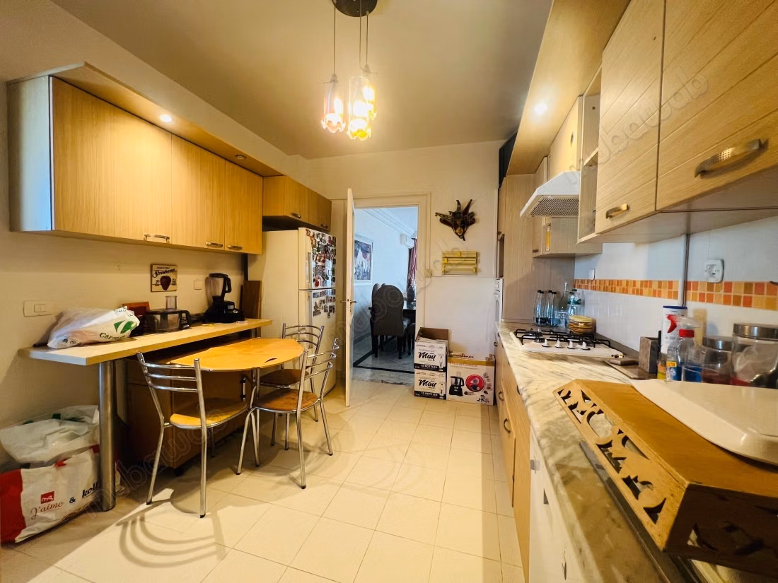 In vendita un appartamento di 185m² a S3 a Ennasr 2
