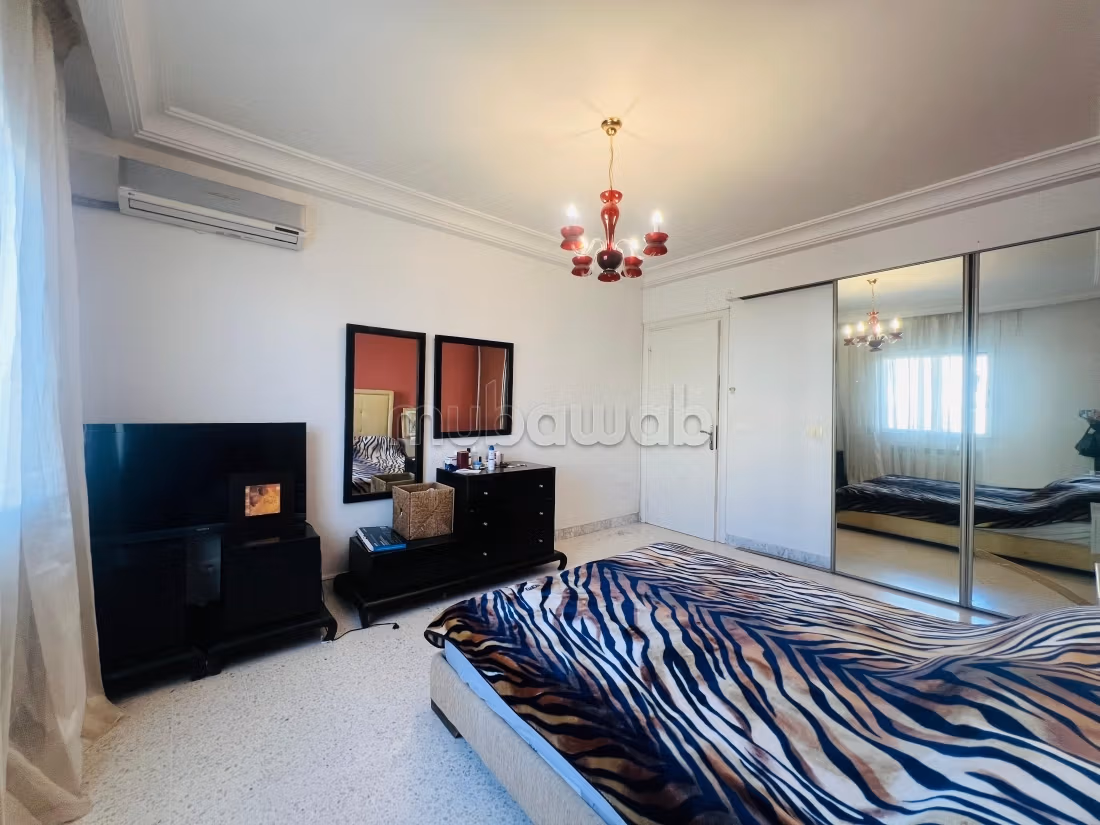 A vendre un appartement de 185m² en S3 à Ennasr 2