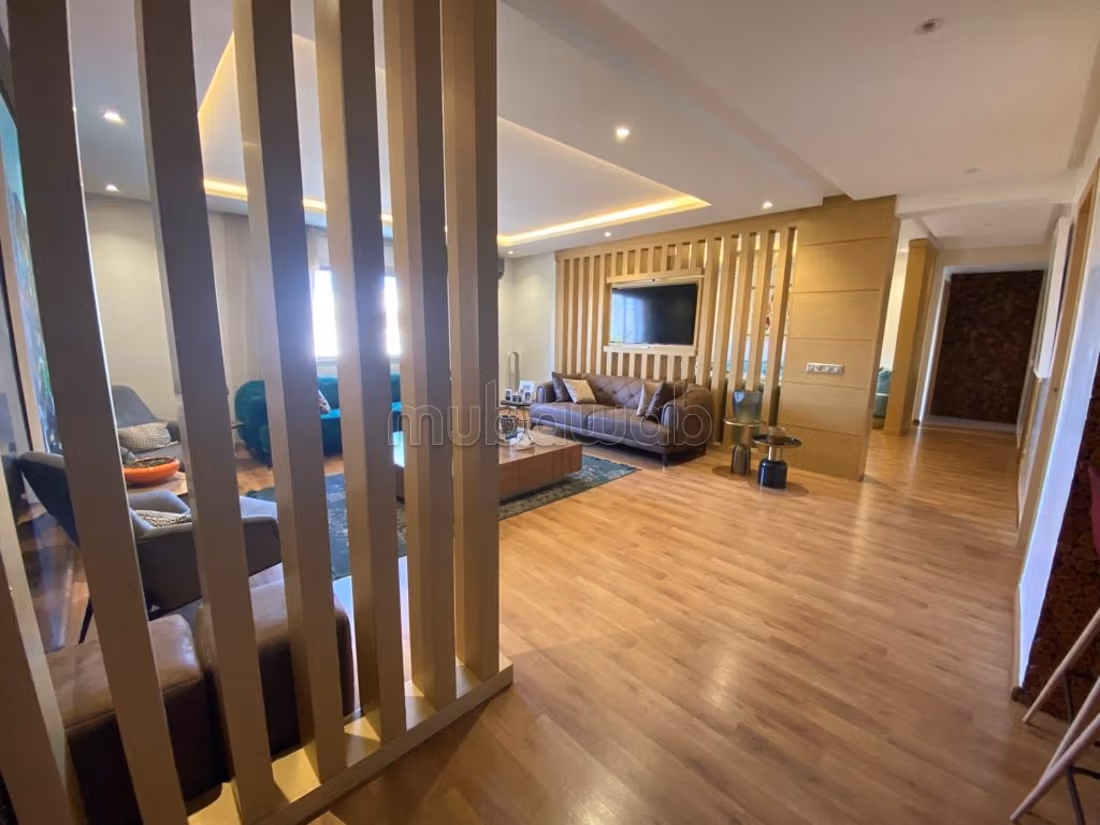 Appartement vide a louer a Hay Riad 
3 chambres — 3