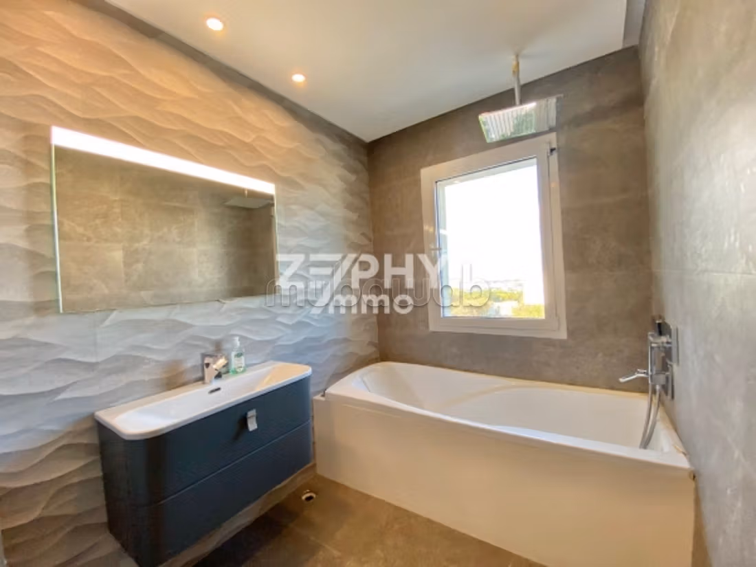 A louer Appartement S3 à Gammarth avec vue mer