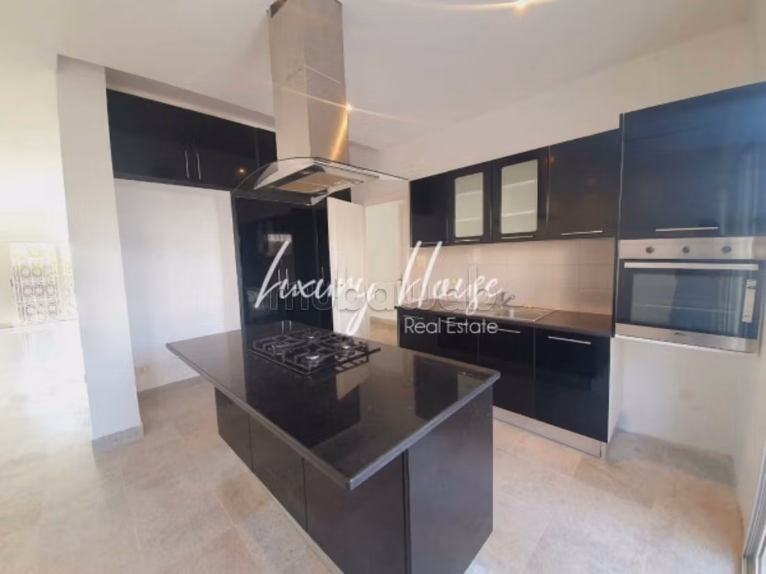 Rez de chaussée de villa S3 avec jardin à la Marsa