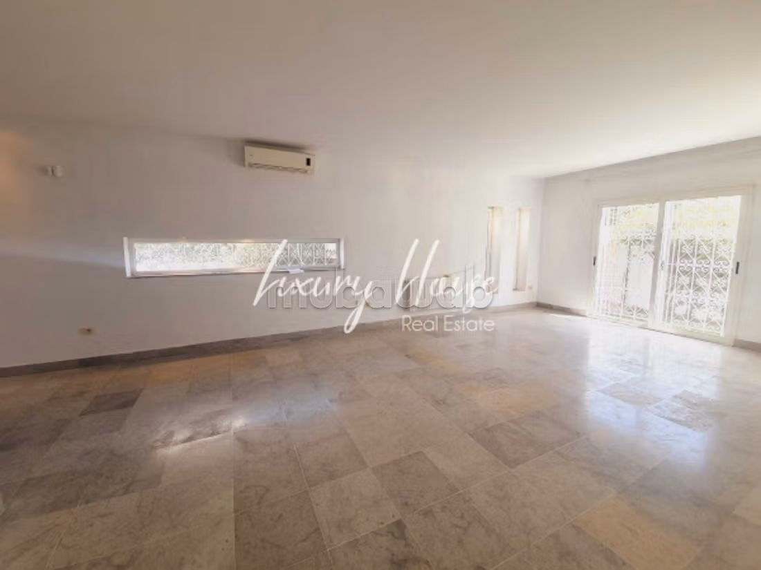Rez de chaussée de villa S3 avec jardin à la Marsa