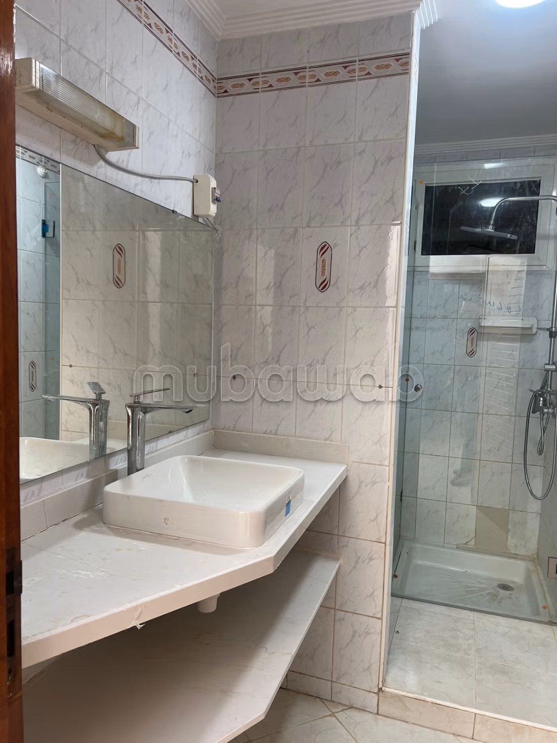 Maison de luxe à louer à Riyad. Superficie 250 m². Cheminée et climatisation