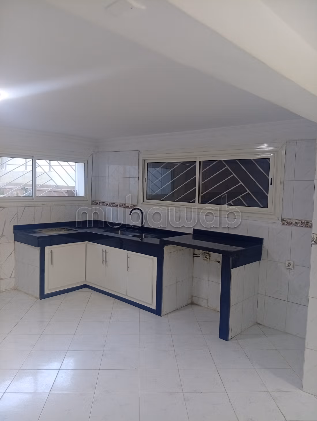 Maison de luxe à louer à Riyad. Superficie 250 m². Cheminée et climatisation