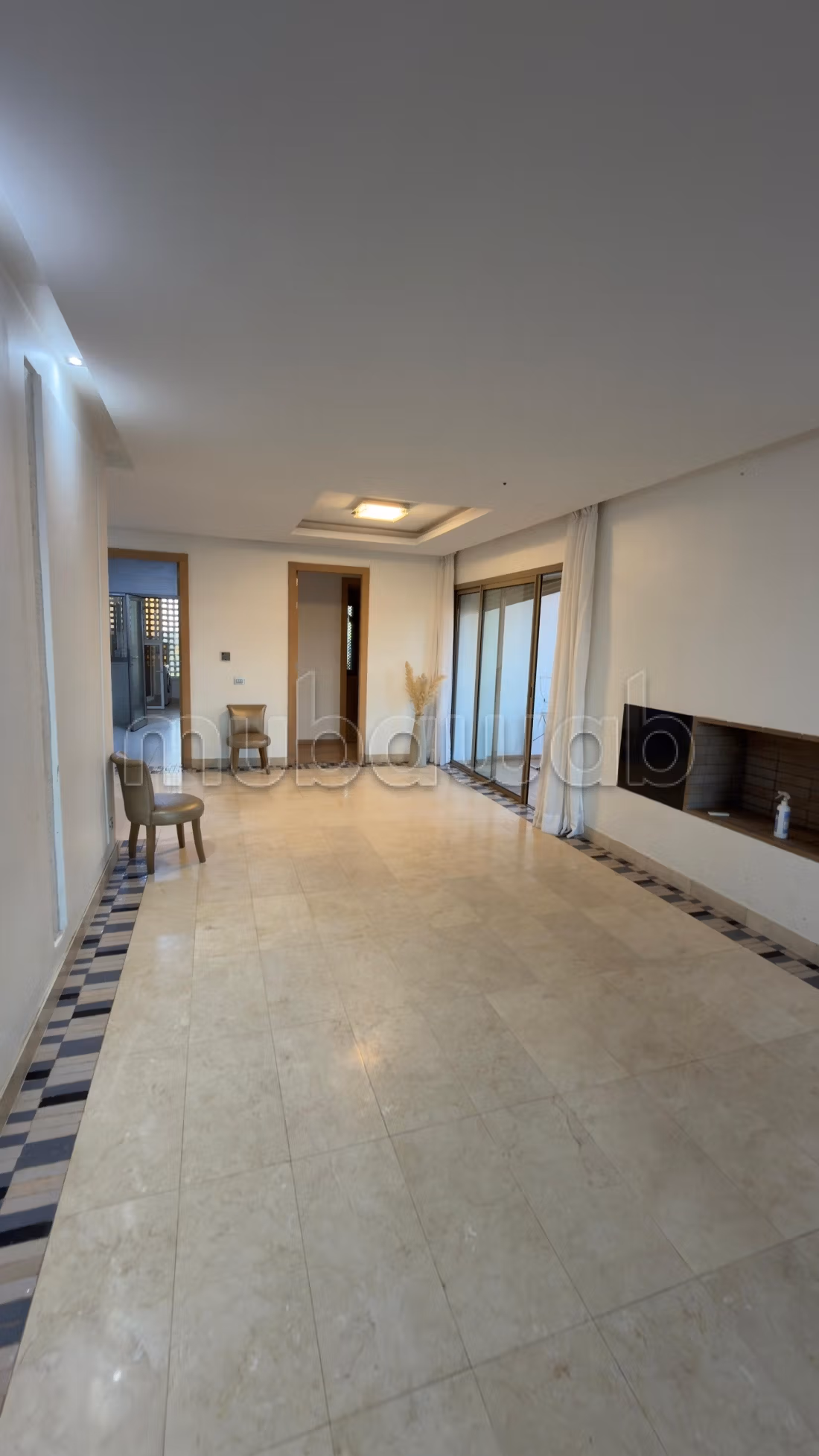 Empty apartment Golf large terrace