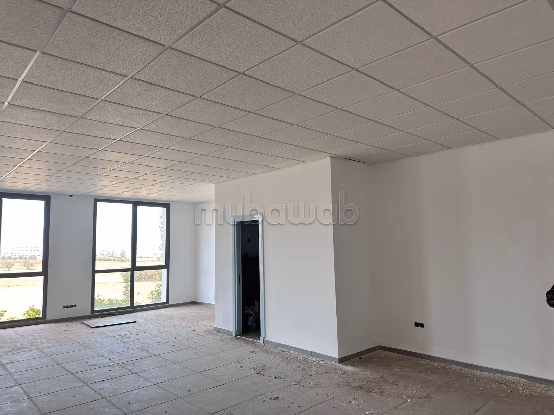Oficinas en alquiler en Sidi Maarouf. Superficie total 171 m²