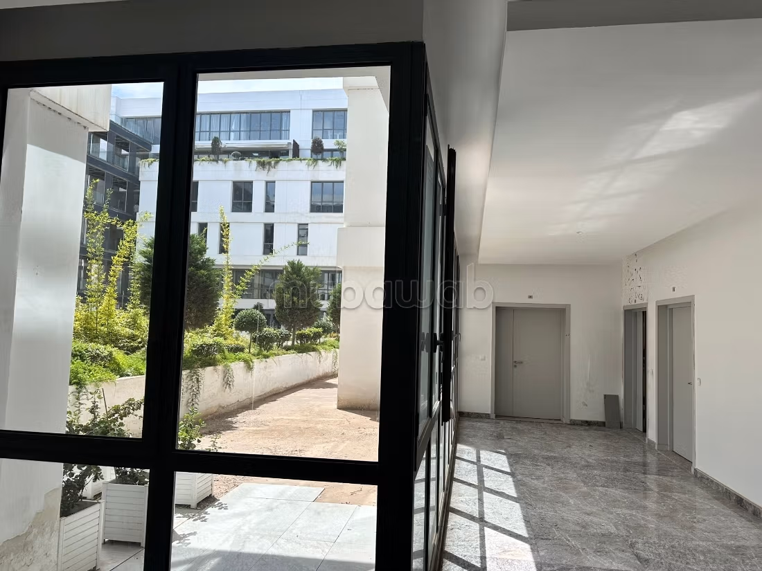 Oficinas en alquiler en Sidi Maarouf. Superficie total 171 m²