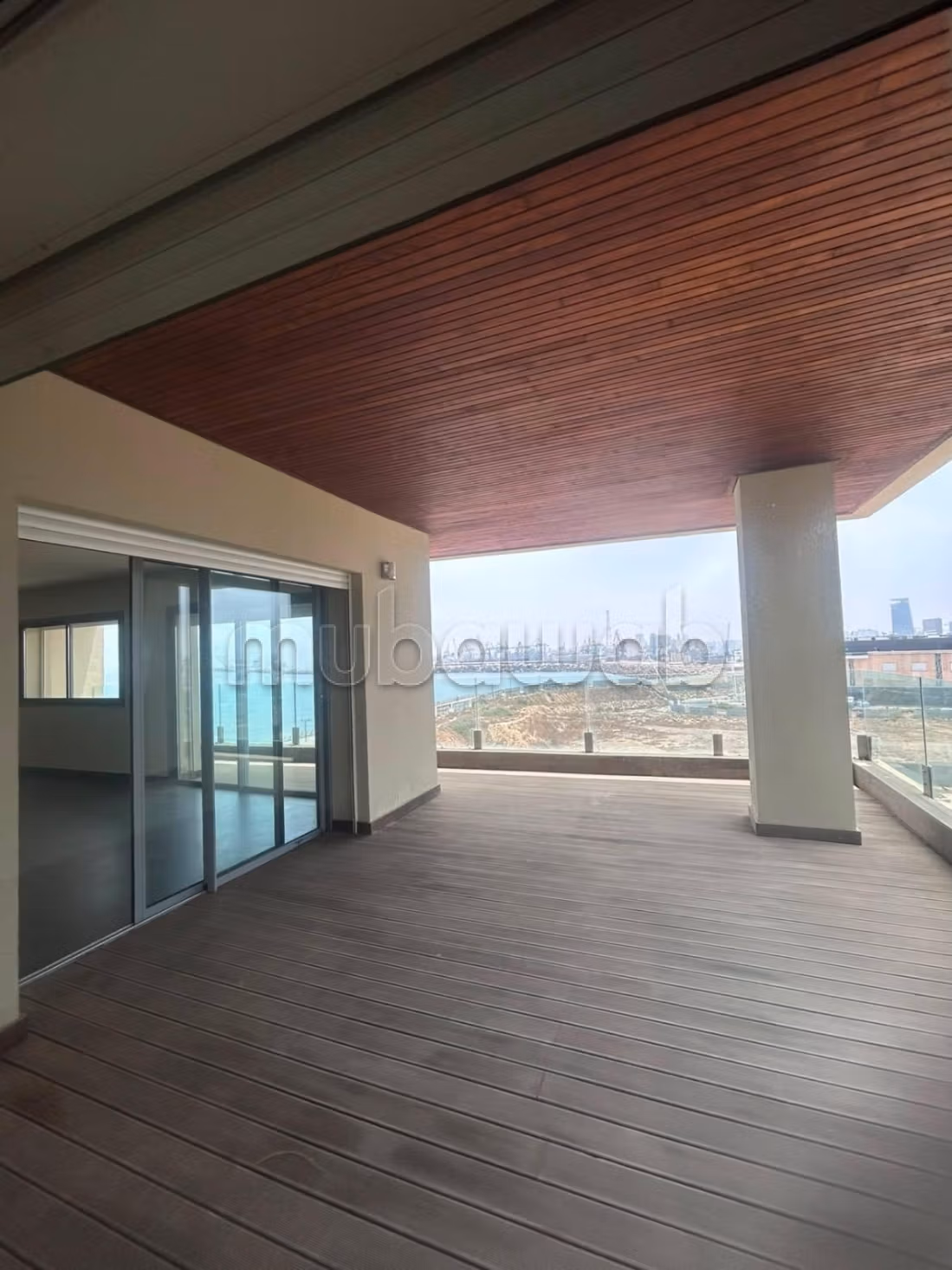 Appartement vue sur mer à louer à la marina