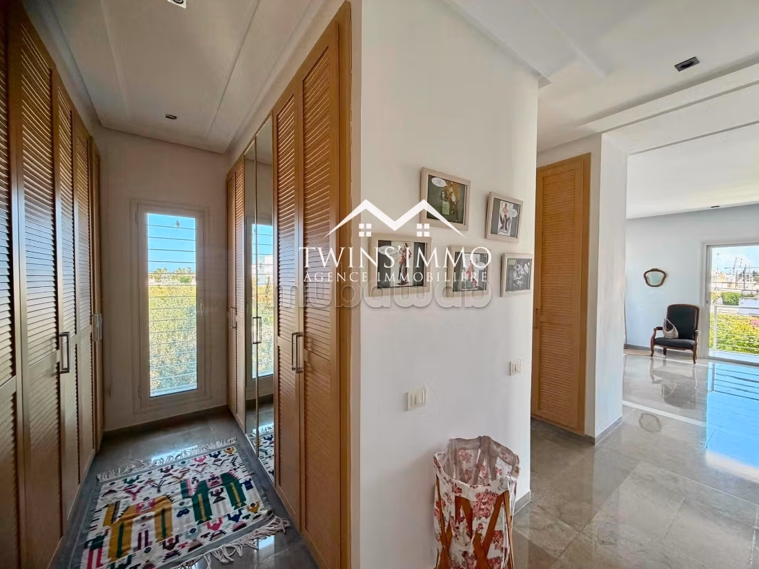 Villa con piscina a Chotrana 2 La Soukra