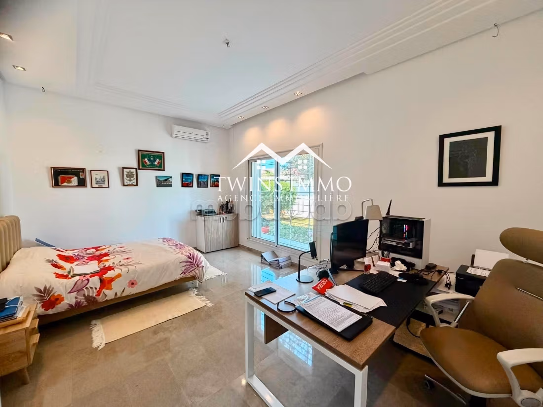 Villa con piscina a Chotrana 2 La Soukra