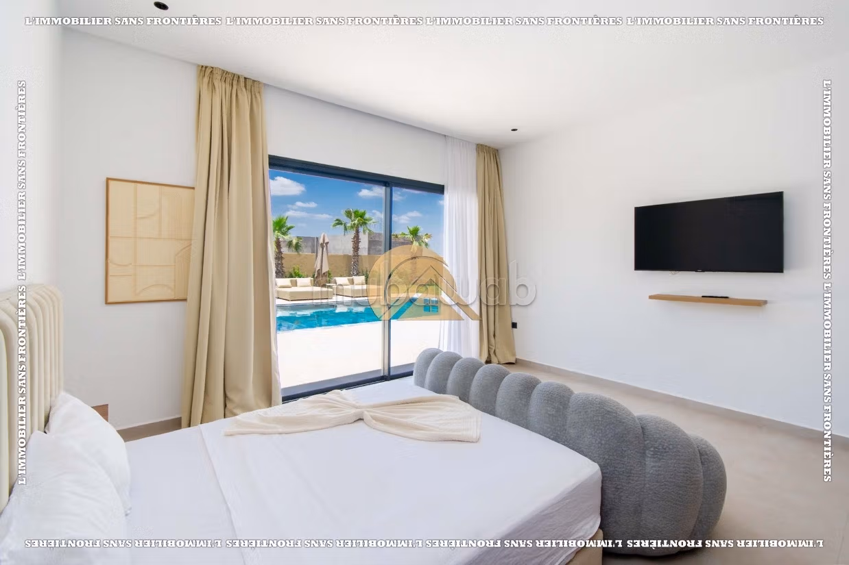 Villa arredata con giardino e piscina privata in vendita sulla strada per Amizmiz Km 17