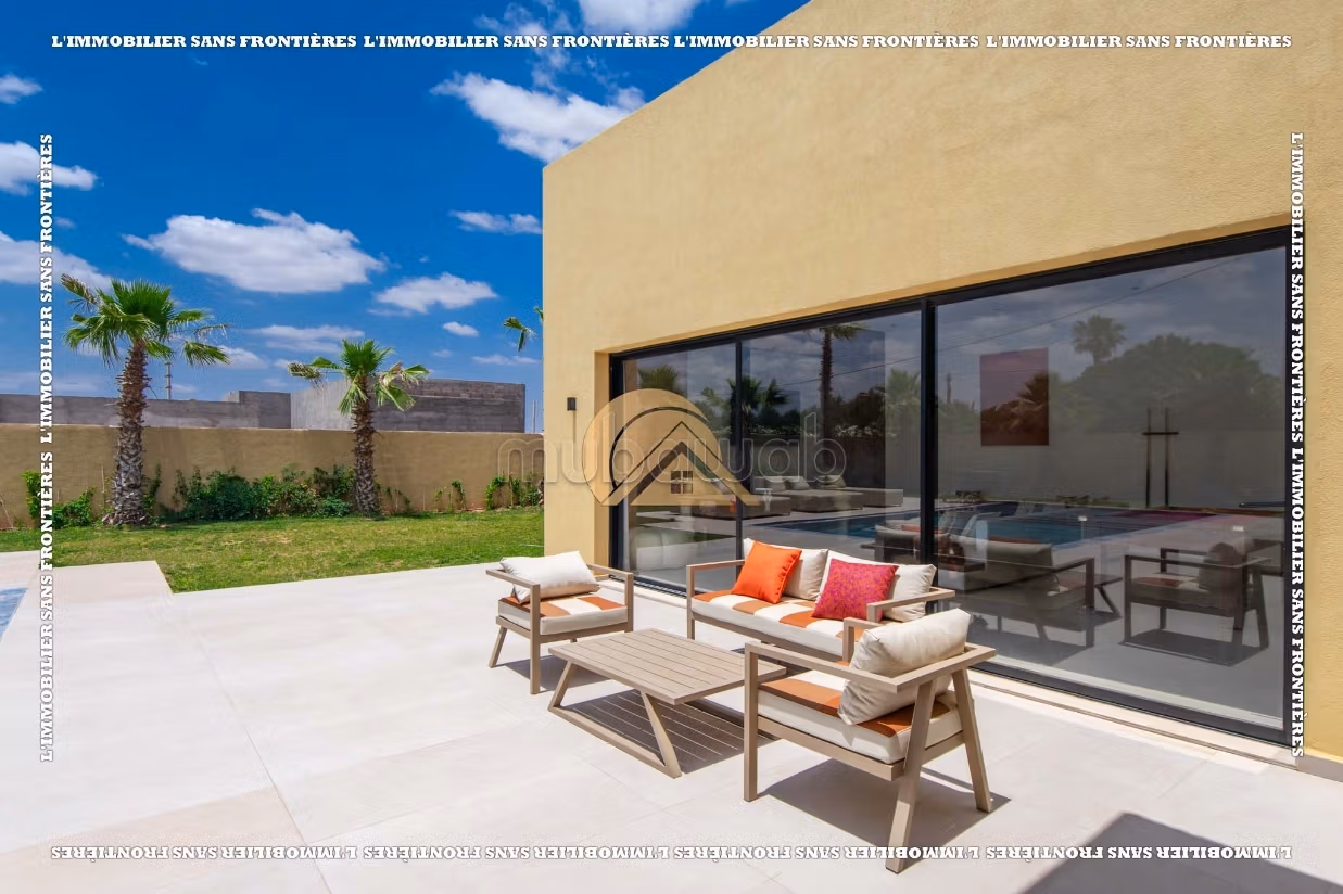 Villa arredata con giardino e piscina privata in vendita sulla strada per Amizmiz Km 17