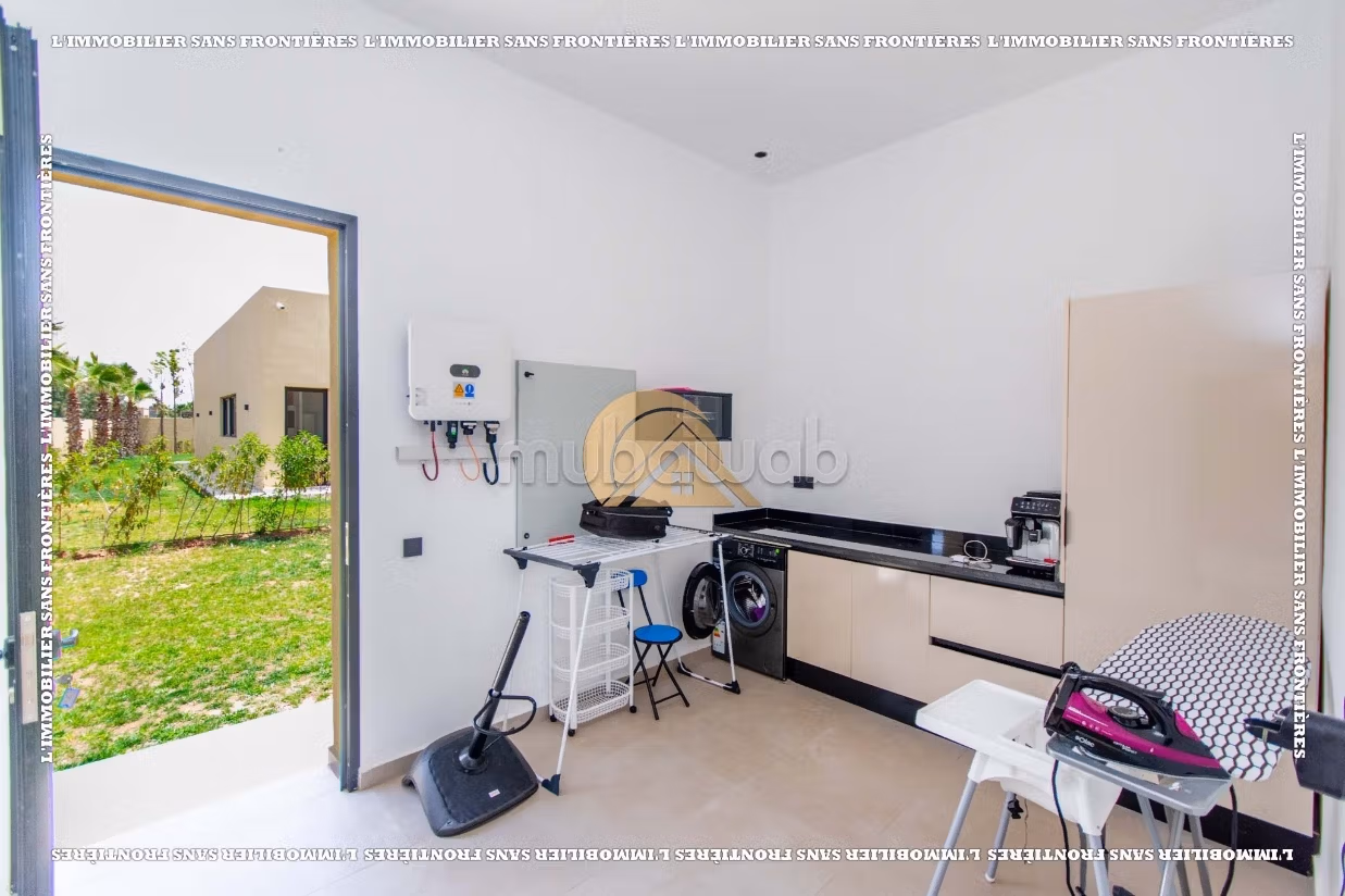Villa arredata con giardino e piscina privata in vendita sulla strada per Amizmiz Km 17