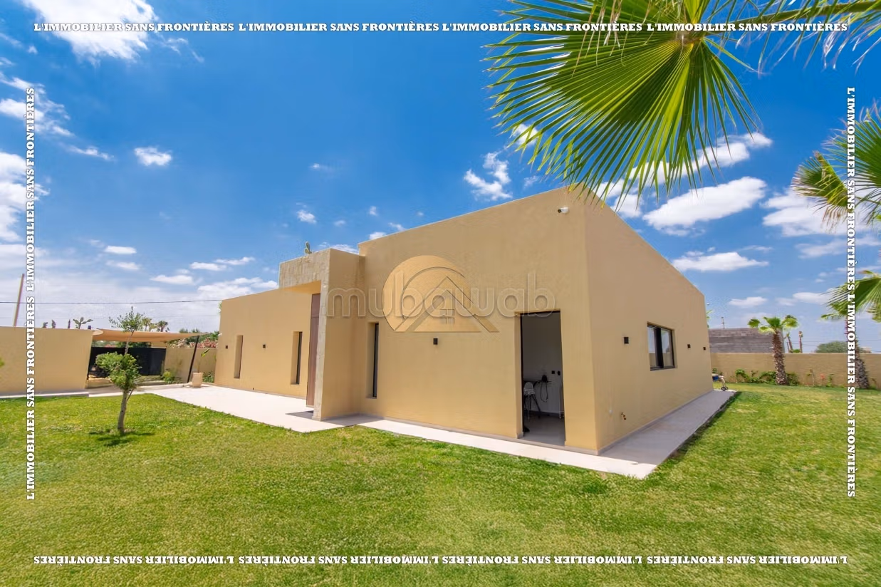 Villa arredata con giardino e piscina privata in vendita sulla strada per Amizmiz Km 17