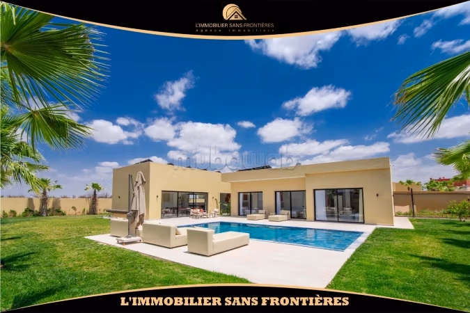 Villa meublée avec jardin et piscine privée à vendre sur la route d’Amizmiz Km 17