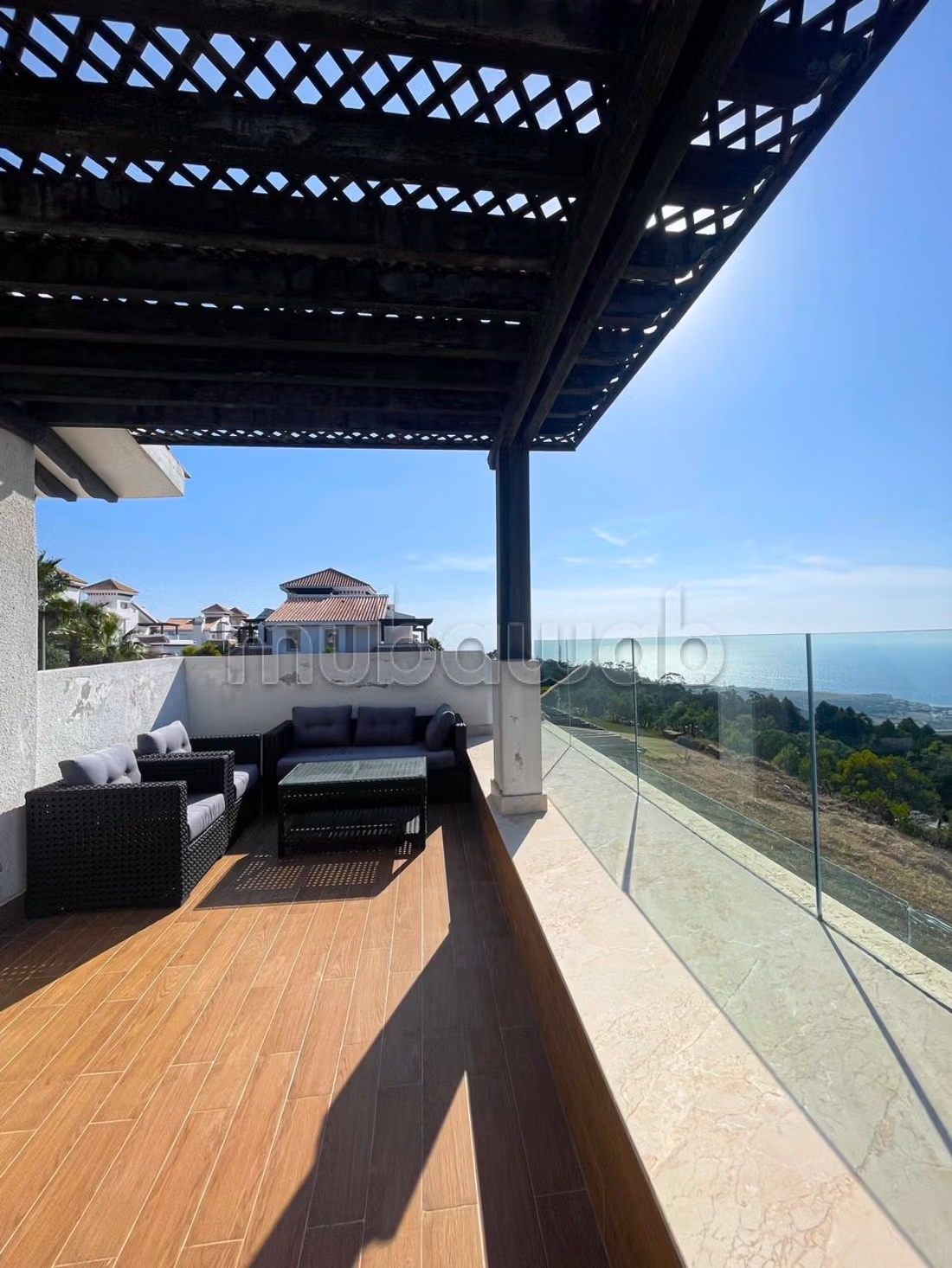 Villa d’exception à louer – luxe, confort et vue panoramique