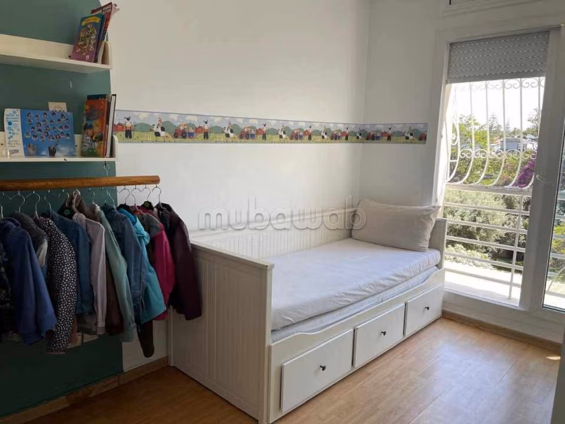 Renovated high-end apartment - garden view