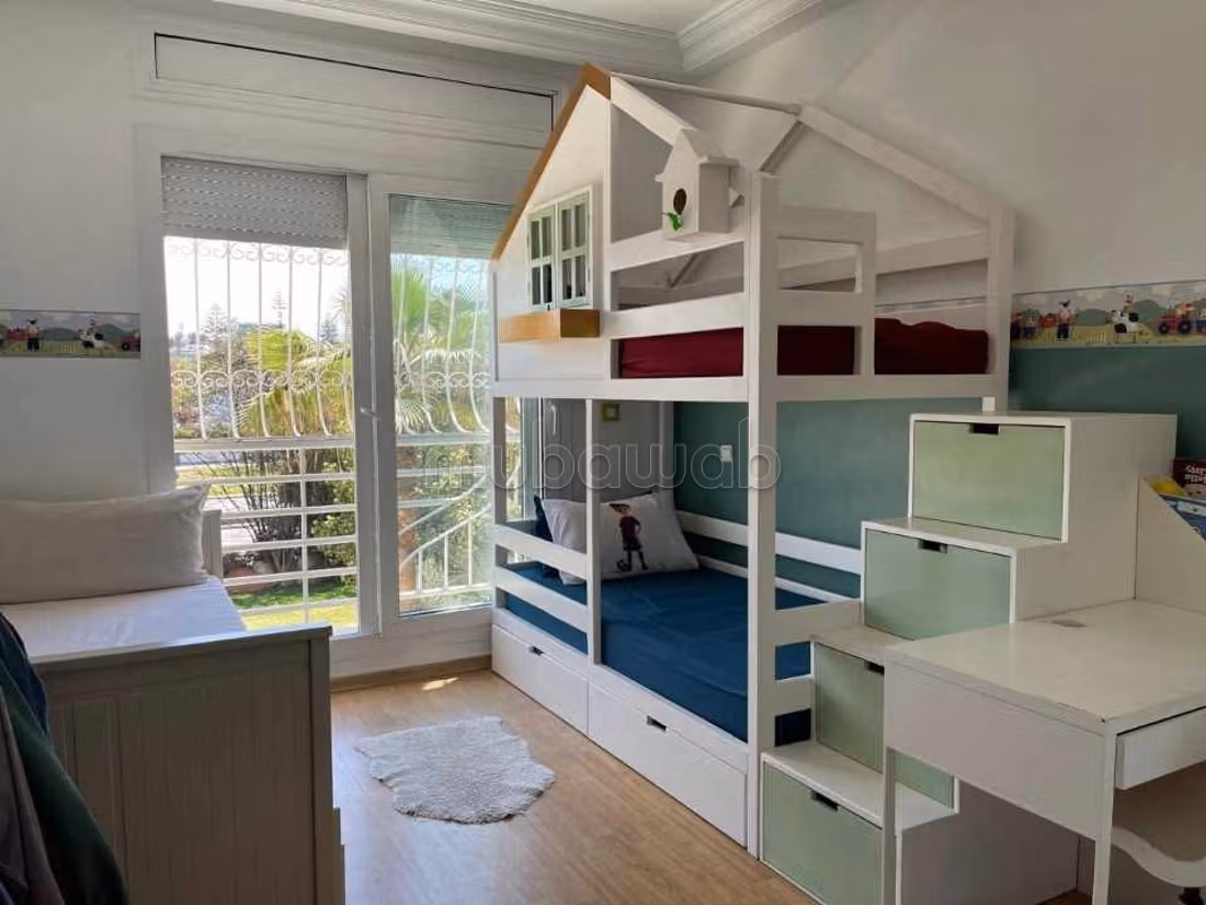 Renovated high-end apartment - garden view