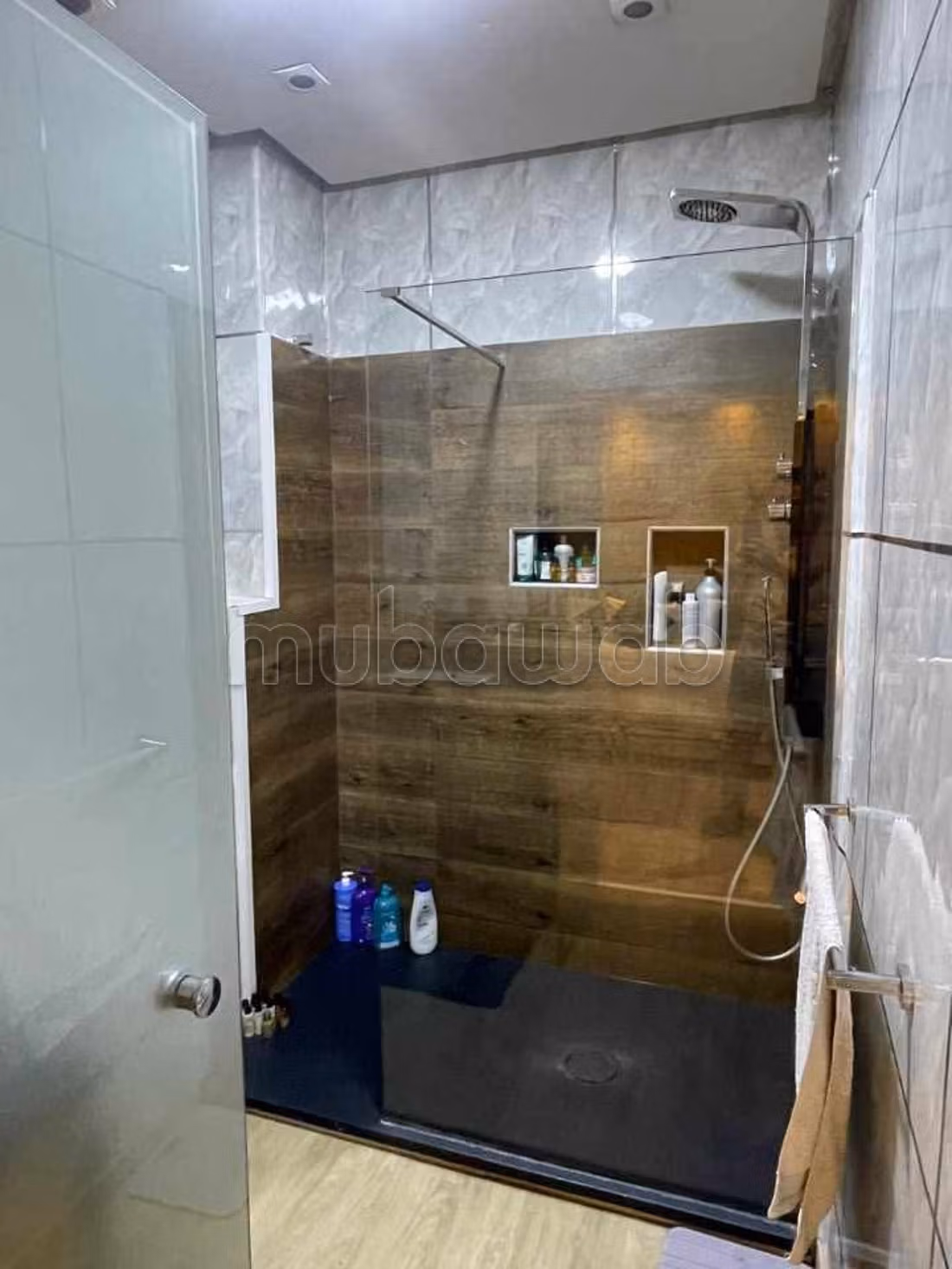 Renovated high-end apartment - garden view