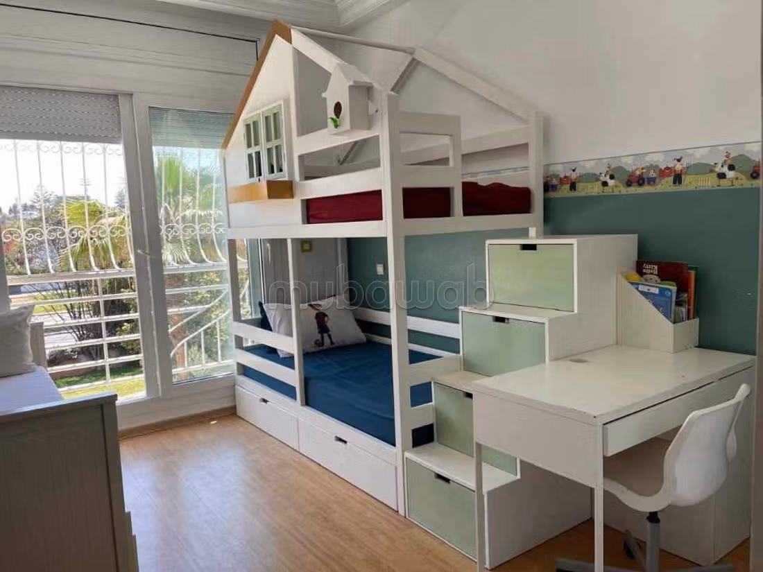 Renovated high-end apartment - garden view
